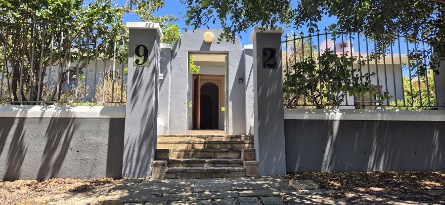 5 Bedroom Property for Sale in Table View Western Cape